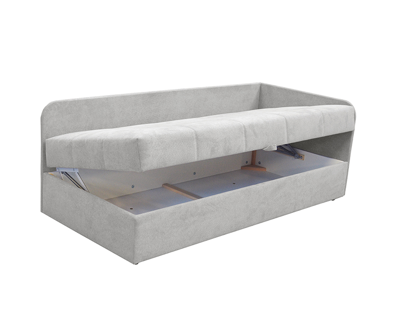 Ada Catania heverő jobbos