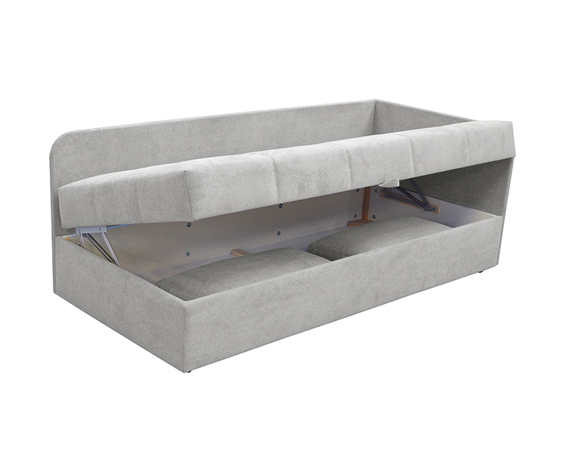 Ada Catania heverő jobbos